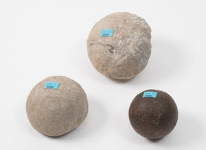 Schuler Auktionen AG - Drei Kugelgeschosse