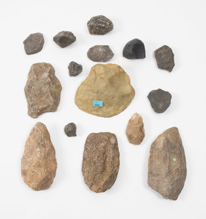 Schuler Auktionen AG - Fünfzehn paläolithische Steinwerkzeuge