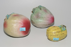 Schuler Auktionen AG - Lot: 3 Modell-Früchte