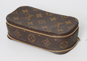 Schuler Auktionen AG - Louis Vuitton, Trousse blush PM
