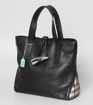 Schuler Auktionen AG - Burberry, kleine Handtasche
