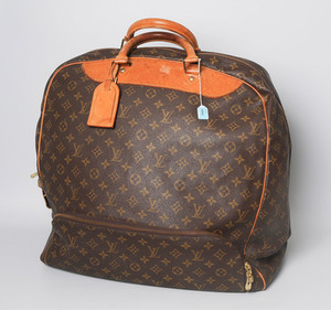 Schuler Auktionen AG - Louis Vuitton, Tasche "Evasion"