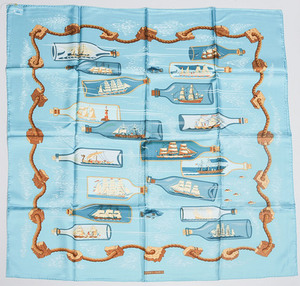Schuler Auktionen AG - Hermès, Foulard "Bouteilles à la Mer"