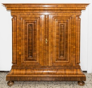 Schuler Auktionen AG - Wellenschrank