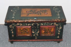 Schuler Auktionen AG - Kleine Truhe