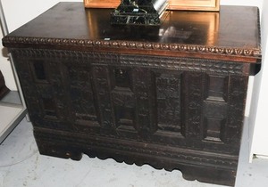 Schuler Auktionen AG - Truhe