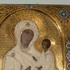 Schuler Auktionen AG - Gottesmutter von Tichwin mit Silberbasma und Perlenoklad