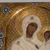 Schuler Auktionen AG - Gottesmutter von Tichwin mit Silberbasma und Perlenoklad
