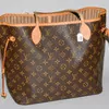 Schuler Auktionen AG - Louis Vuitton, Schultertasche "Neverfull"