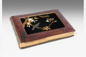 Schuler Auktionen AG - Album mit Yokohama-Fotos des Kusakabe Kimbei (1841–1932)