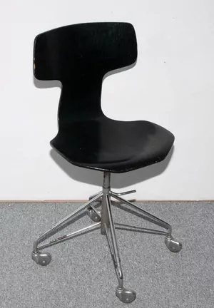 Schuler Auktionen AG - Arne Jacobsen, Bürostuhl "3117"