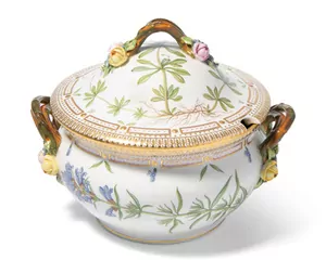 Schuler Auktionen AG - Royal Copenhagen, Terrine "Flora Danica"