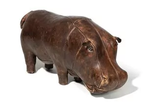 Schuler Auktionen AG - Dimitri Omersa, Fusshocker "Hippopotamus"