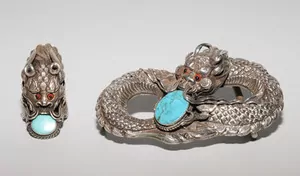 Schuler Auktionen AG - Lot: Ring und Gürtelschnalle