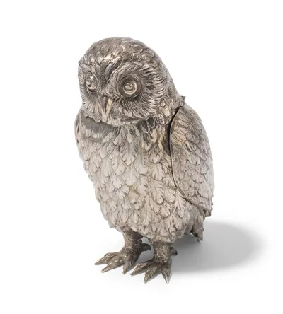 Schuler Auktionen AG - Tierfigur: Eule, Hanau um 1900