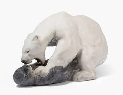 Schuler Auktionen AG - Royal Copenhagen, Tierfigurengruppe "Eisbär mit Robbe"