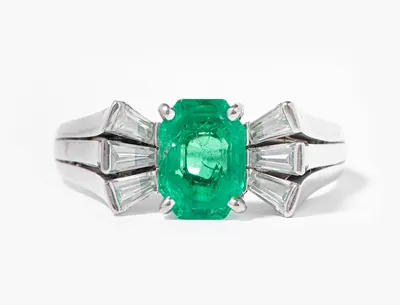 Schuler Auktionen AG - Smaragd-Diamant-Ring