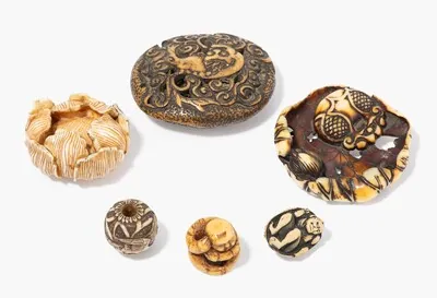 Schuler Auktionen AG - Lot: 6 Netsuke und Ojime
