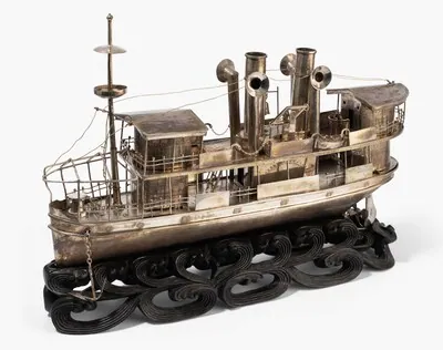 Schuler Auktionen AG - Tafelaufsatz in der Form eines Dampfschiffs