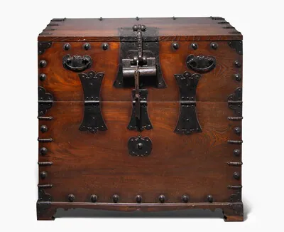 Schuler Auktionen AG - Bandaji-Truhe