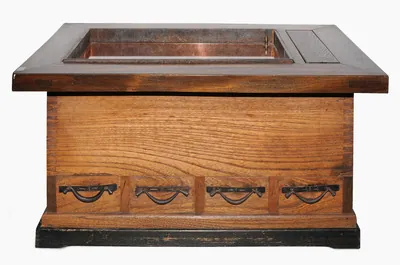 Schuler Auktionen AG - Kakuhibachi als Salontisch