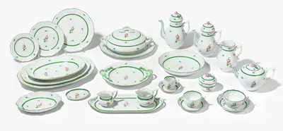 Schuler Auktionen AG - Herend, Tafel- und Kaffee-/Teeservice "Vieille rose de Herend"