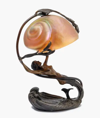 Schuler Auktionen AG - Gustav Gurschner (zugeschrieben), Tischlampe "Meerjungfrau"