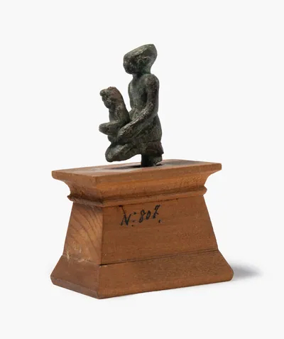 Schuler Auktionen AG - Maat-Priesterfigur