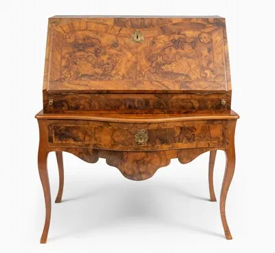 Schuler Auktionen AG - Tisch mit Schreibaufsatz