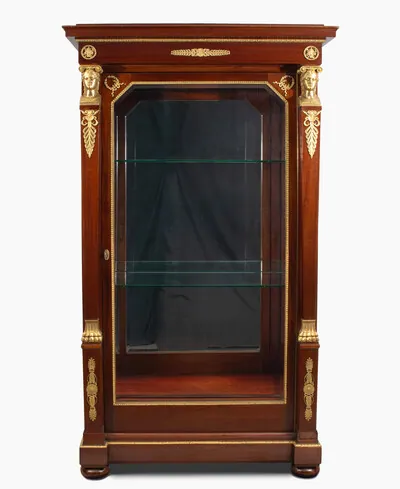 Schuler Auktionen AG - Vitrine