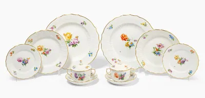 Schuler Auktionen AG - Royal Copenhagen, Tafelservice "Sächsische Blume"