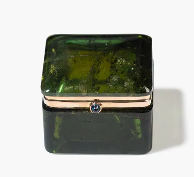 Schuler Auktionen AG - Turmalin-Dose, 20.Jh. 