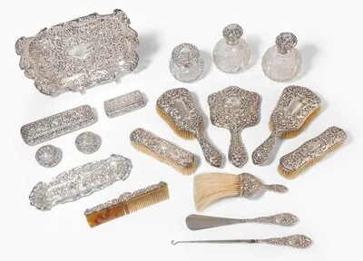 Schuler Auktionen AG - Grosse Toilettengarnitur, Birmingham 1900/1901