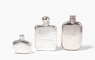 Schuler Auktionen AG - Lot: 3 Flachmänner, England 19./20.Jh.