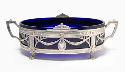 Schuler Auktionen AG - Tafelaufsatz, Hanau um 1900