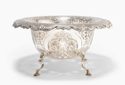 Schuler Auktionen AG - Grosse Korbschale, Heilbronn, um 1900