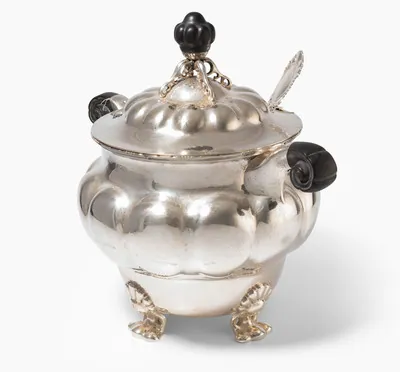 Schuler Auktionen AG - Grosse Bowlenschale mit Deckel, Bremen 1920er Jahre