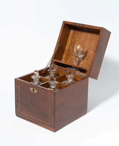 Schuler Auktionen AG - Cave à Liqueur