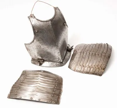 Schuler Auktionen AG - Harnischbrust mit Beintaschen