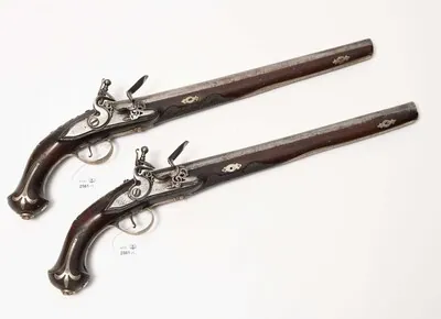 Schuler Auktionen AG - Steinschloss-Pistolenpaar