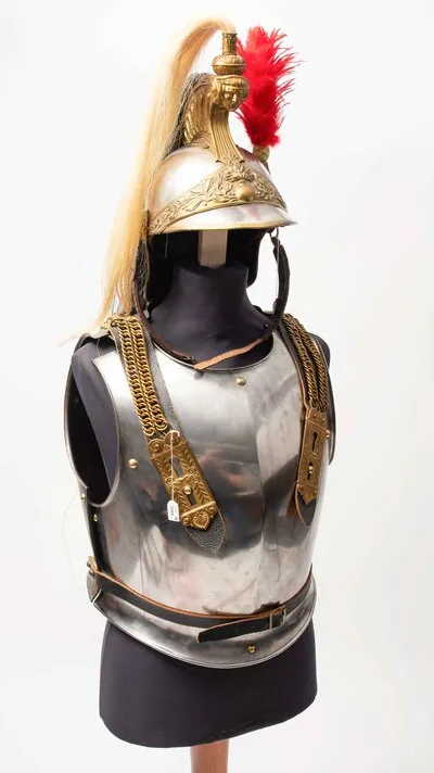 Schuler Auktionen AG - Helm & Brustharnisch