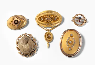 Schuler Auktionen AG - Lot: diverse antike Broschen