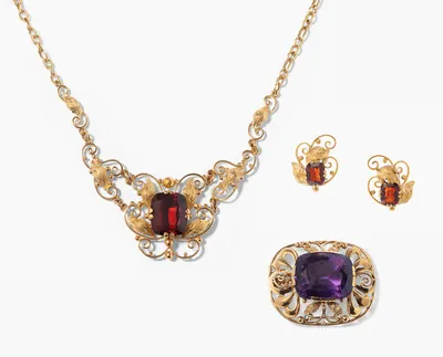 Schuler Auktionen AG - Lot: Brosche, Collier mit Clips