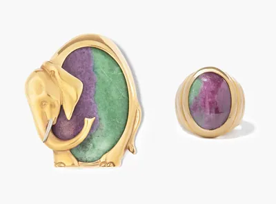 Schuler Auktionen AG - Set: Rubin-Zoisit-Ring und Brosche