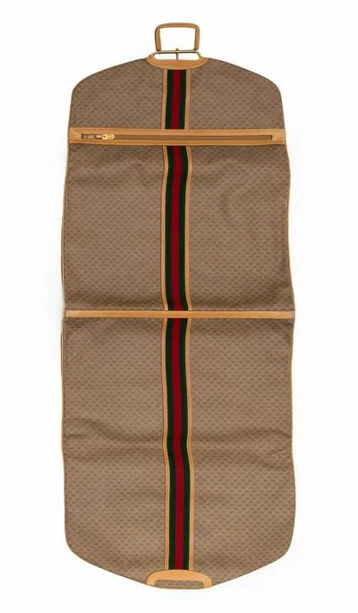 Schuler Auktionen AG - Gucci, Kleiderschutzhülle