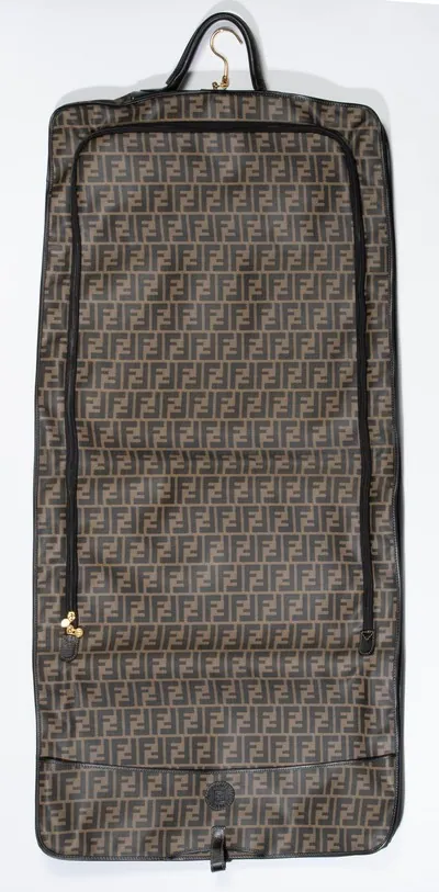 Schuler Auktionen AG - Fendi, Kleiderschutzhülle