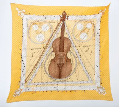 Schuler Auktionen AG - Hermès, Foulard plissé "La Musique des Sphères. Viola Medici"