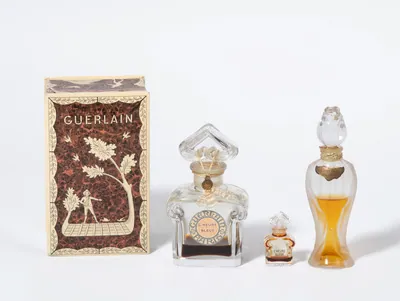 Schuler Auktionen AG - Baccarat für Guerlain, 3 Parfumflakons "L'Heure Bleue"