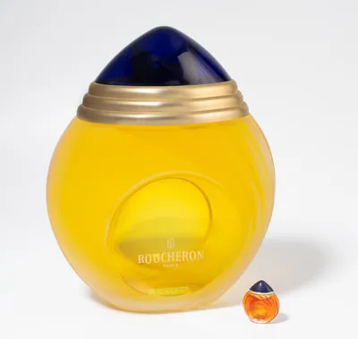 Schuler Auktionen AG - Boucheron, 1 Factice und 1 Miniaturparfumflakon 