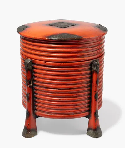 Schuler Auktionen AG - Runde Aufbewahrungstruhe